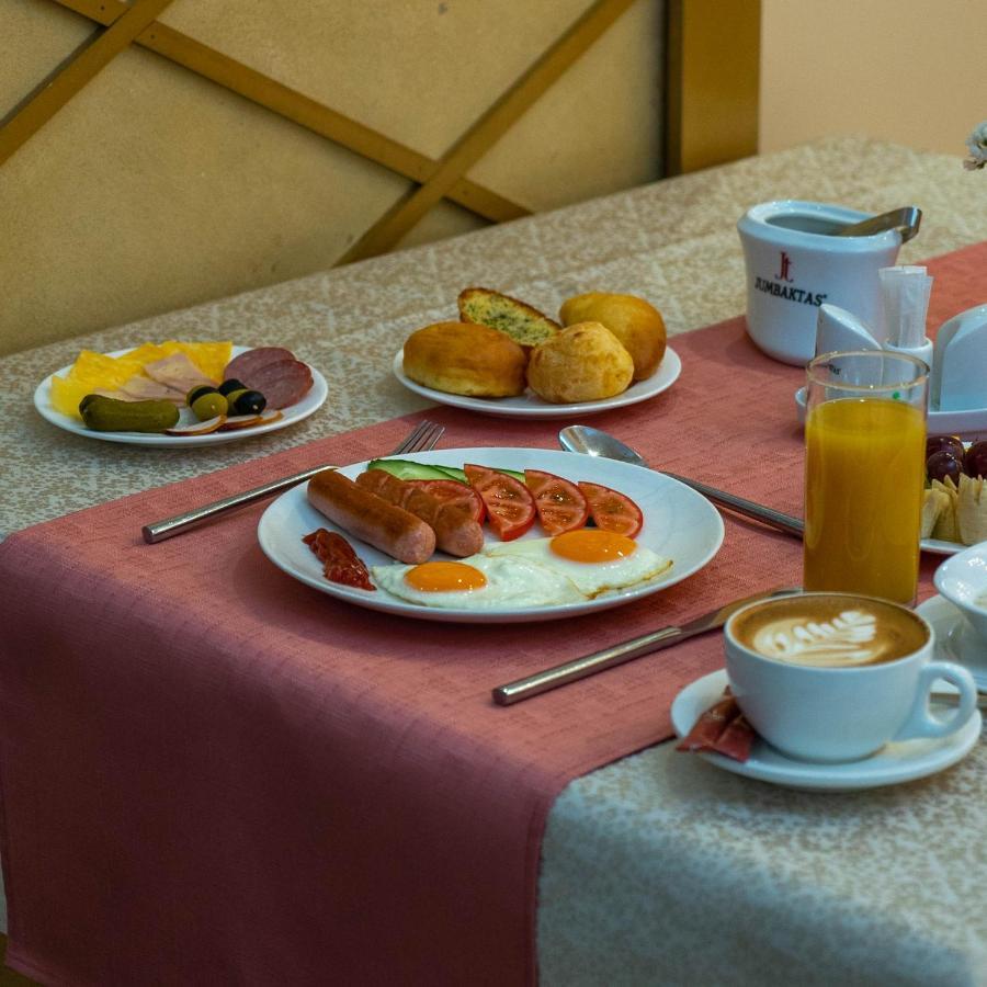Jumbaktas Astana Hotel Εξωτερικό φωτογραφία
